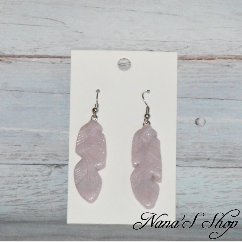 Boucles d'oreilles Plume, en pâte polymère, coloris rose. Boucles d'oreilles Plume, en pâte polymère, coloris rose.
