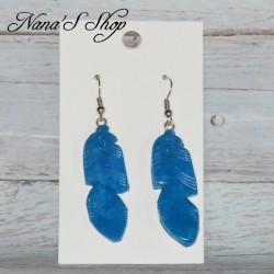 Boucles d'oreilles Plume, en pâte polymère, coloris bleu.