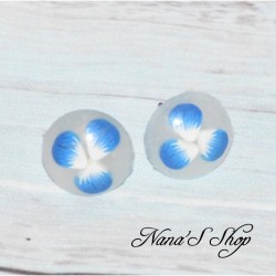 Boucles d'oreilles en gel motif pétale de fleurs, coloris bleu.