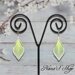 Boucles d'oreilles péruvienne, tissage forme feuille, coloris jaune fluo.
