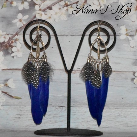 Boucles d'oreilles fantaisie,  goutte, plume, coloris bleu royal.