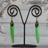 Boucles d'oreilles fantaisie, Plumes, coloris vert.