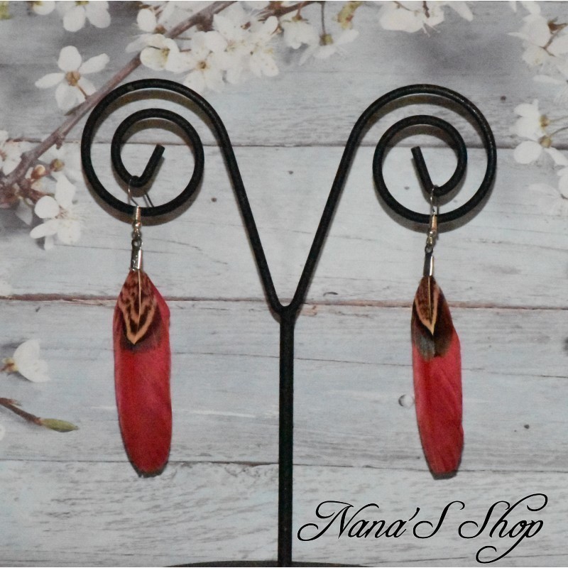 Boucles d'oreilles fantaisie, Plumes, coloris rouge.