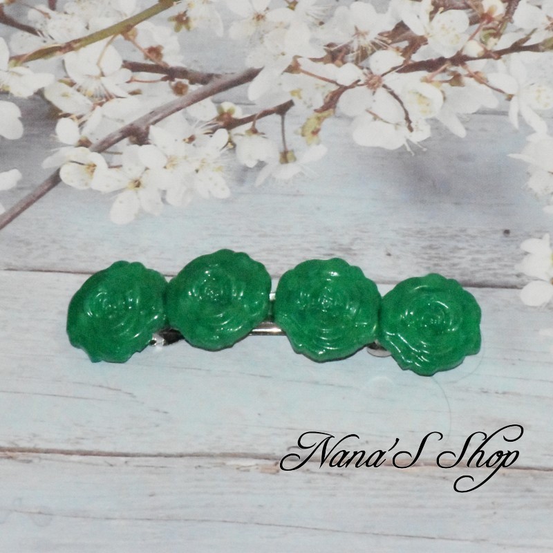 Barrette à cheveux roses en pâte polymère, coloris vert. Barrette à cheveux roses en pâte polymère, coloris vert.