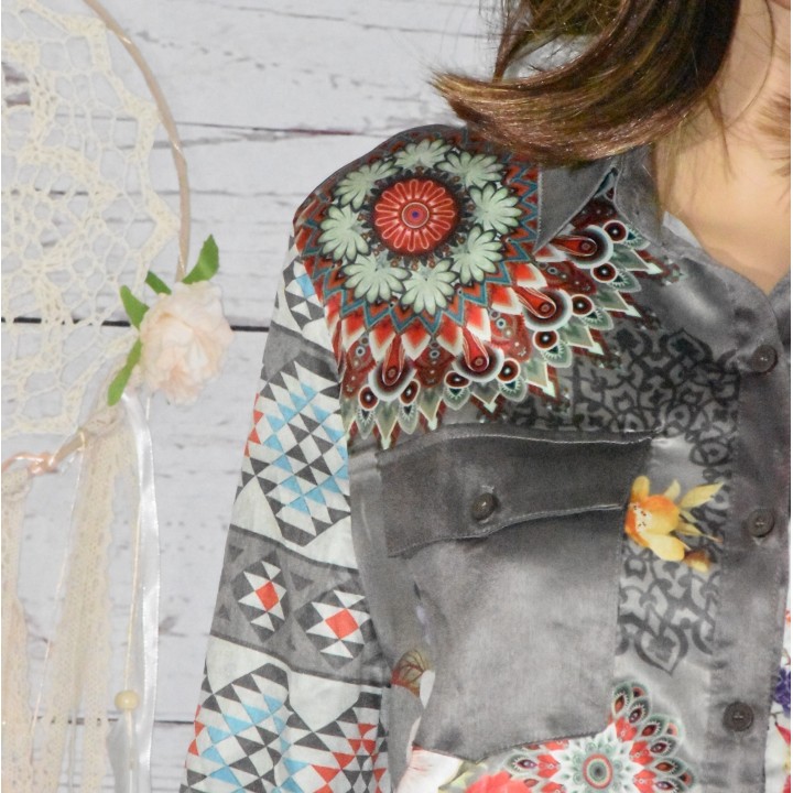 Chemisier imprimé coloré, 101 Idées, coloris taupe, détail.