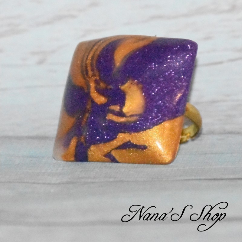 Bague fantaisie en pâte polymère, carré, coloris violet et doré, modèle 2.