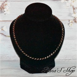 Collier ou bracelet double, fine résille noir et strass, effet Stardust, coloris bordeaux.
