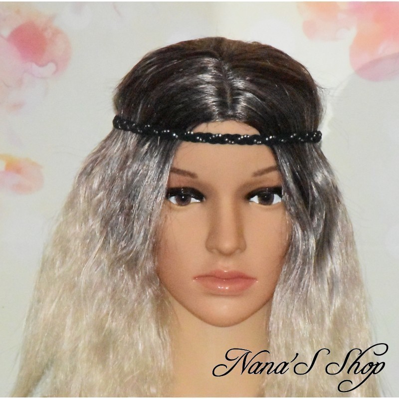 Headband tressé en suédine uni et strass argenté, coloris noir. Headband tressé en suédine uni et strass argenté, coloris noir.