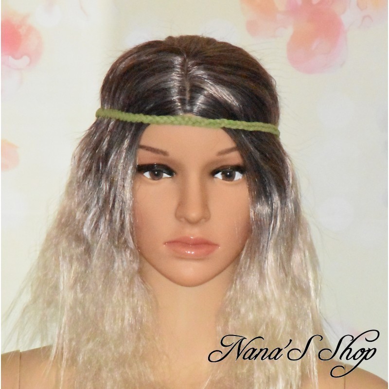 Headband tressé en suédine, coloris uni kaki. Headband tressé en suédine, coloris uni kaki.