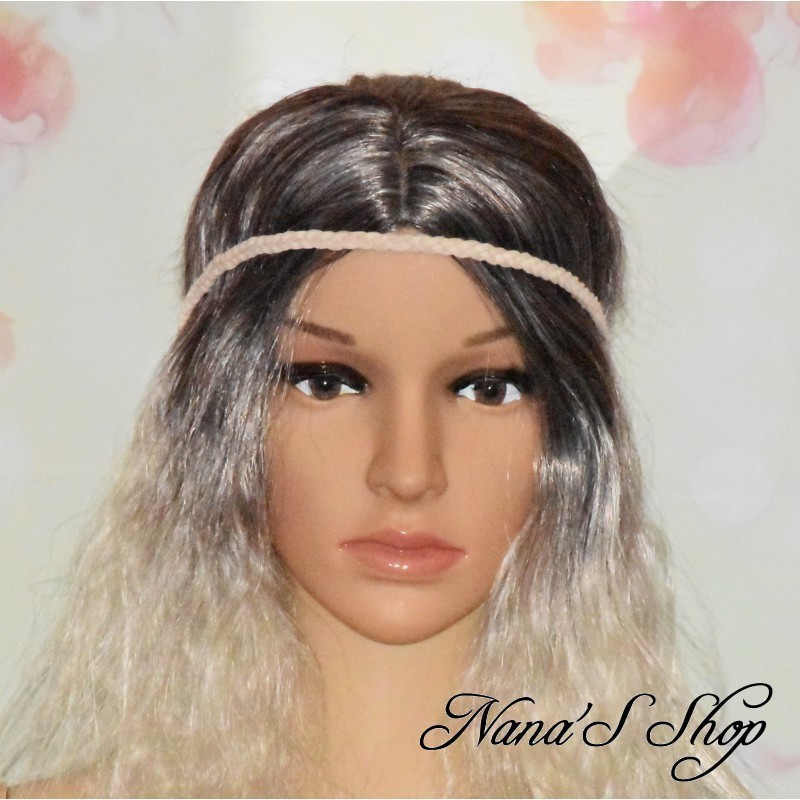 Headband tressé en suédine, coloris uni beige. Headband tressé en suédine, coloris uni beige.