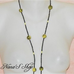 Long collier en perles de rocaille et pâte polymère, couleur vive, coloris jaune, détail.