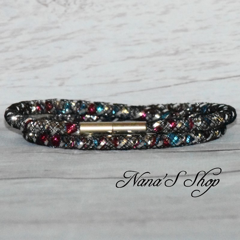 Collier / bracelet double, fine résille noire, effet stardust, coloris multicolore. Collier / bracelet double, fine résille noire, effet stardust, coloris multicolore.