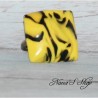 Bague fantaisie, en pâte polymère, couleur vive, forme carré, coloris jaune.