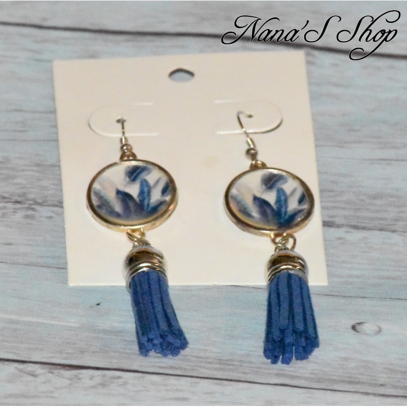 Boucles d'oreilles fantaisie, cabochons plume et Tassel, coloris bleu.