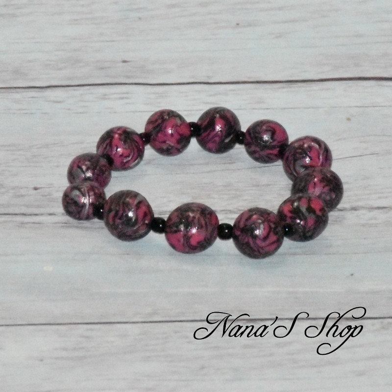 Bracelet grosse perles colorées, pâte polymère, couleur vive, coloris rose foncé. Bracelet grosse perles colorées, pâte polymère, couleur vive, coloris rose foncé.