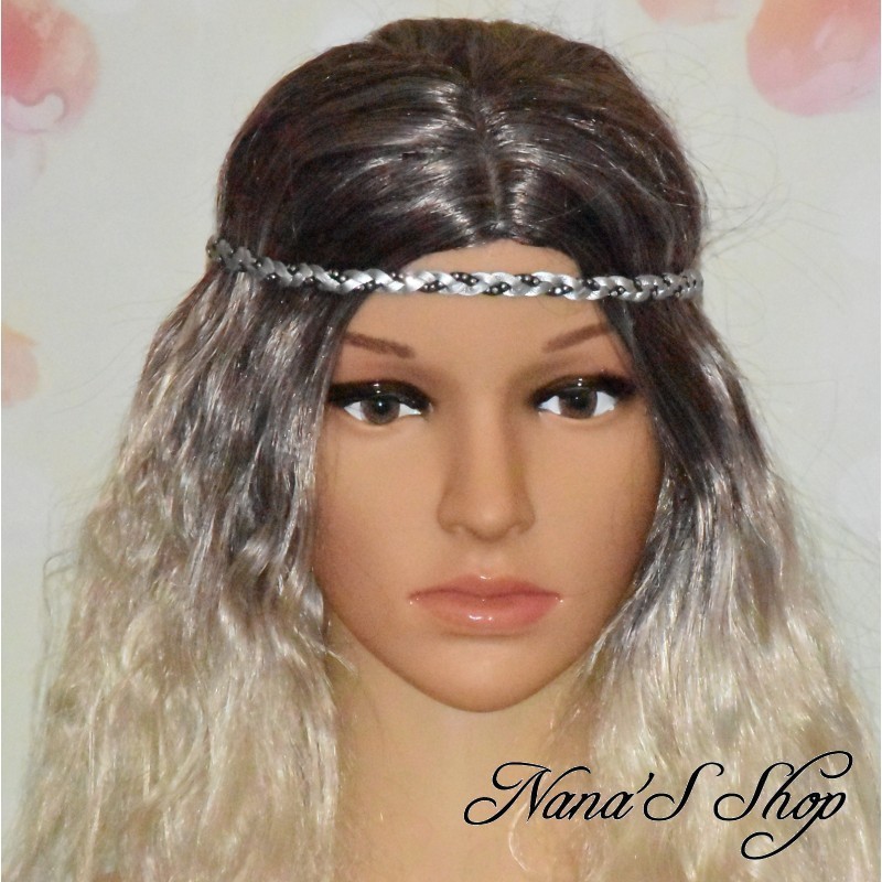 Headband tressé bicolore, suédine uni et strass, coloris argenté et noir. Headband tressé bicolore, suédine uni et strass, coloris argenté et noir.