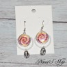 Boucles d'oreilles fantaisie, tie and die, pendentif cauris, modèle 1.