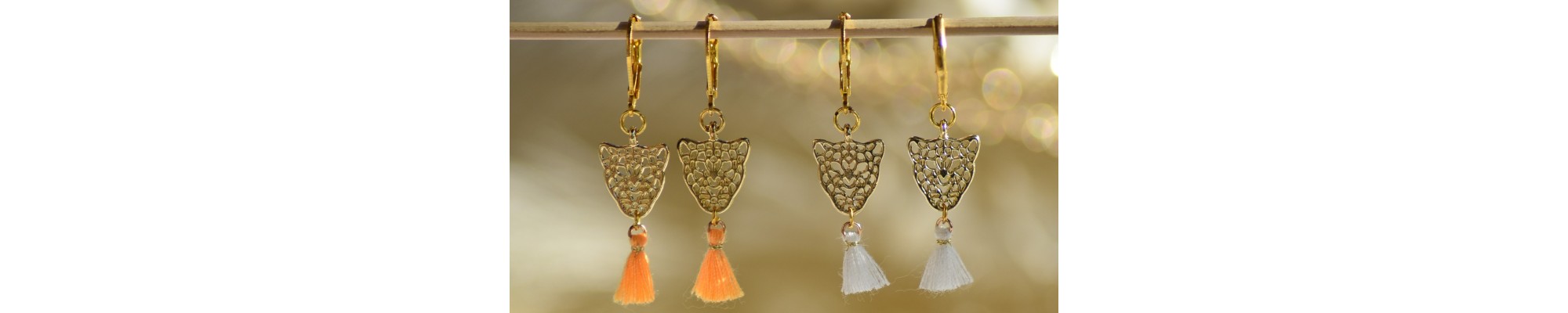 Boucles d' oreilles.